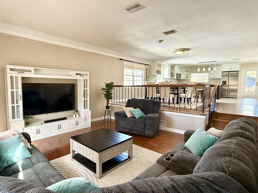 Image 6 of 49 For 2563 Knotty Pine Way