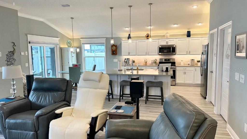 Image 15 of 39 For 7917 Byers Street