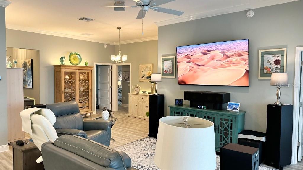 Image 18 of 39 For 7917 Byers Street