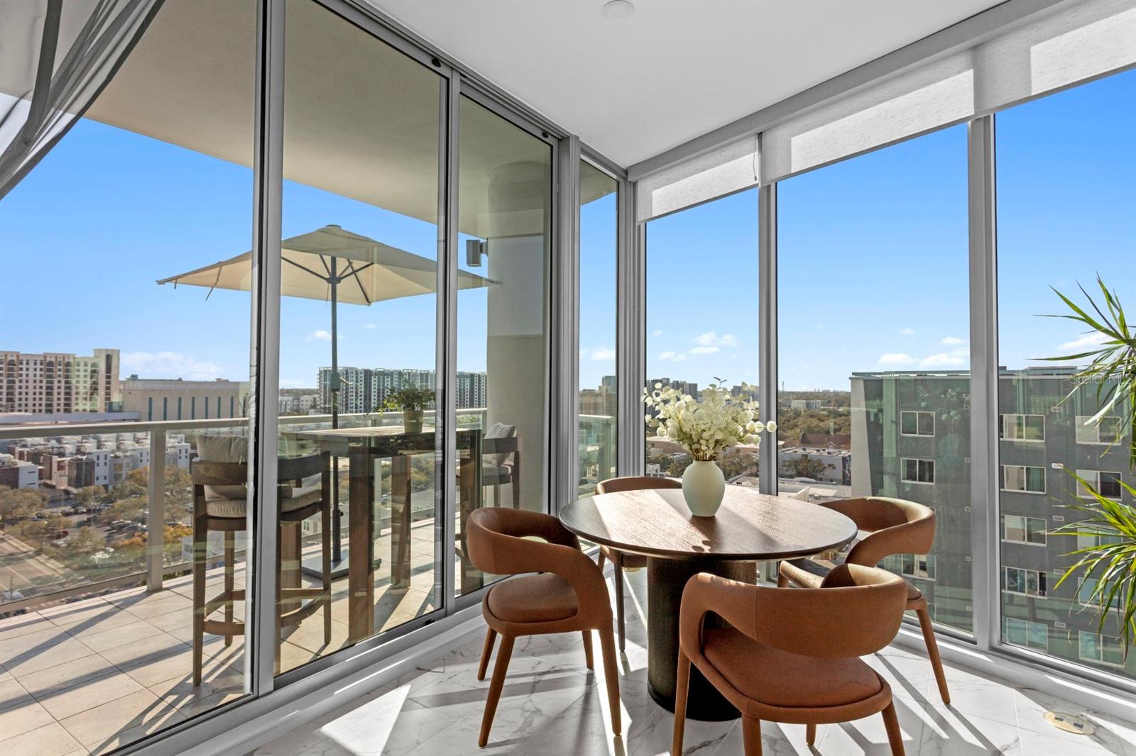 Image 11 of 51 For 777 3rd Avenue N 1208