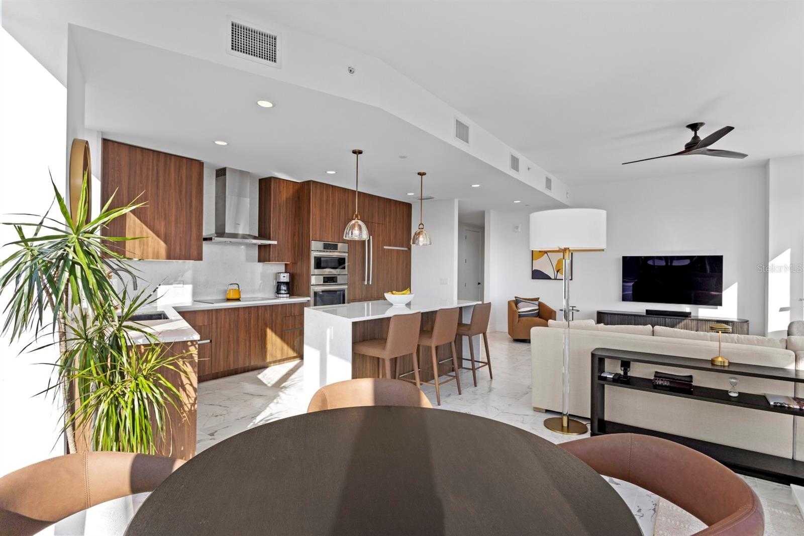 Image 12 of 51 For 777 3rd Avenue N 1208