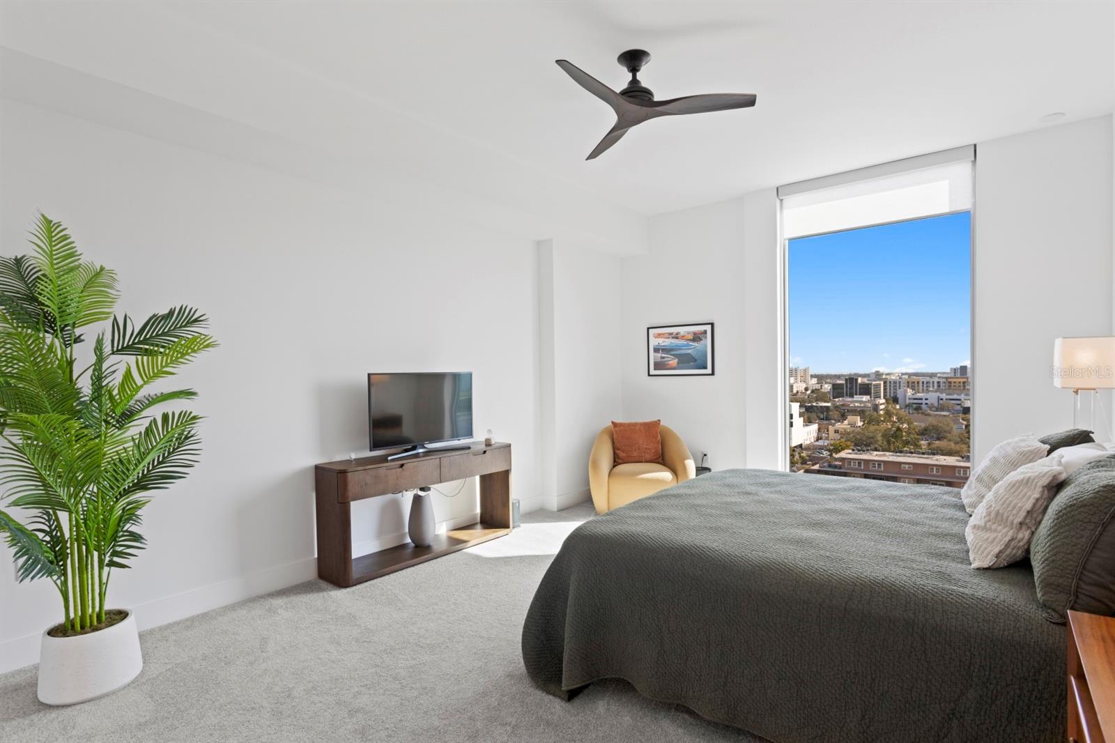 Image 18 of 51 For 777 3rd Avenue N 1208