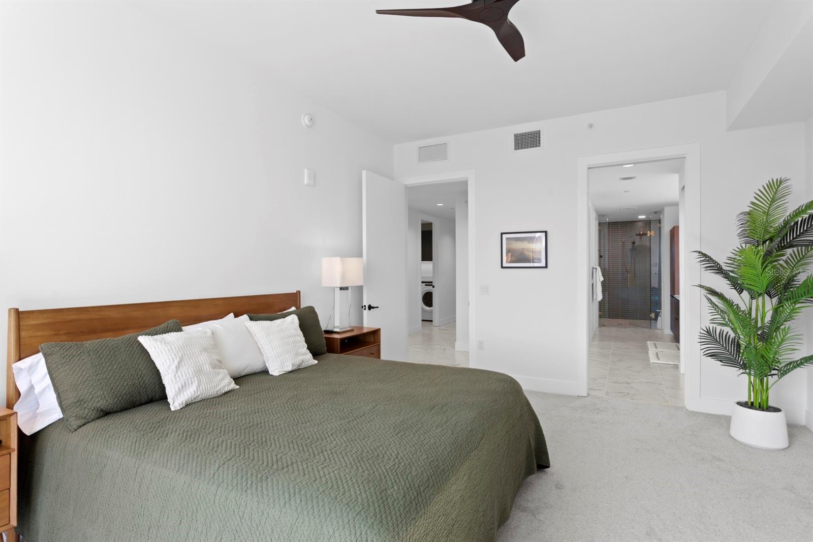 Image 20 of 51 For 777 3rd Avenue N 1208