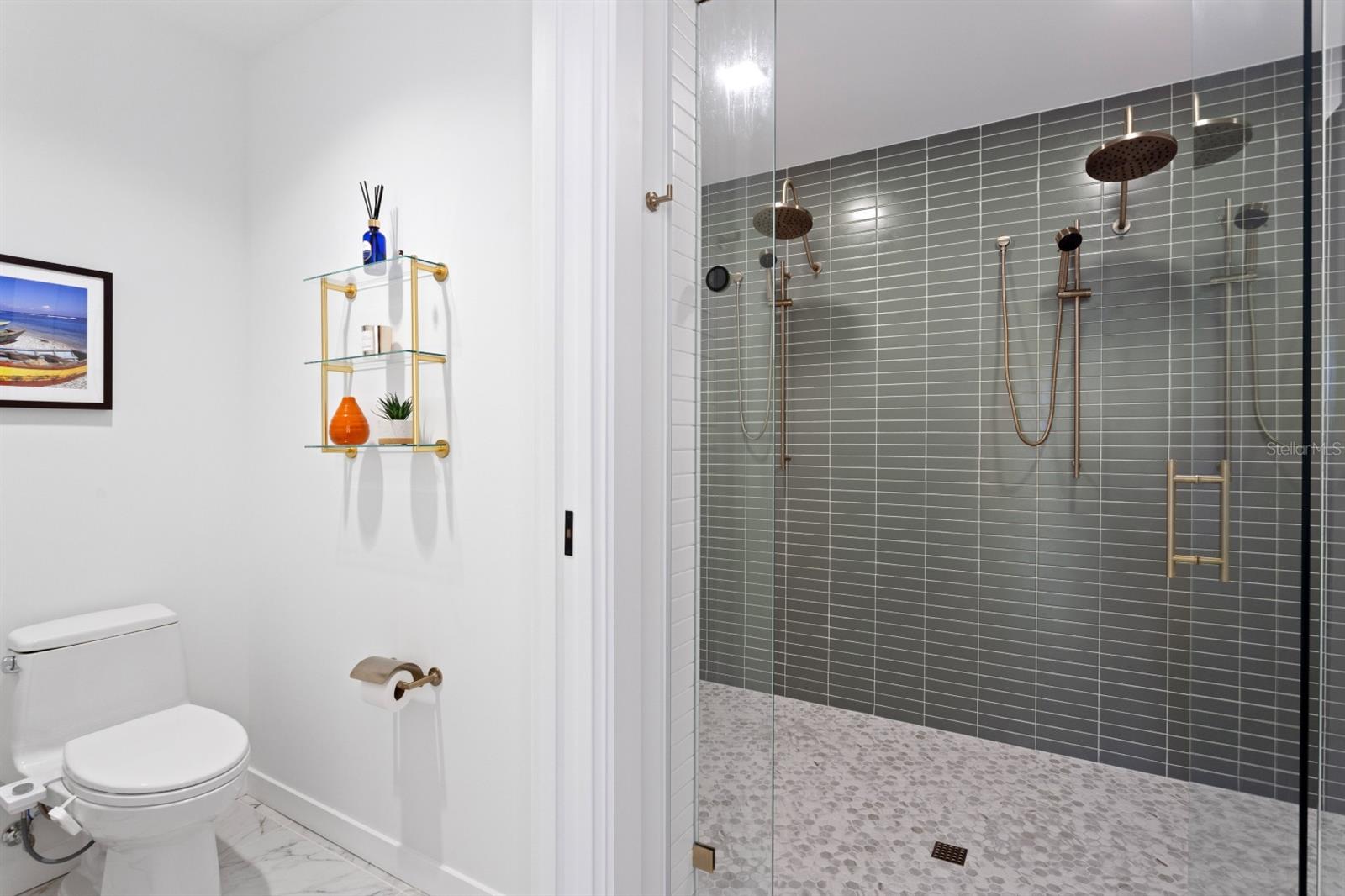 Image 23 of 51 For 777 3rd Avenue N 1208