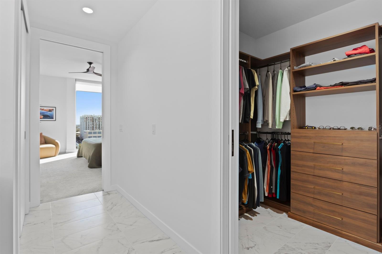 Image 24 of 51 For 777 3rd Avenue N 1208