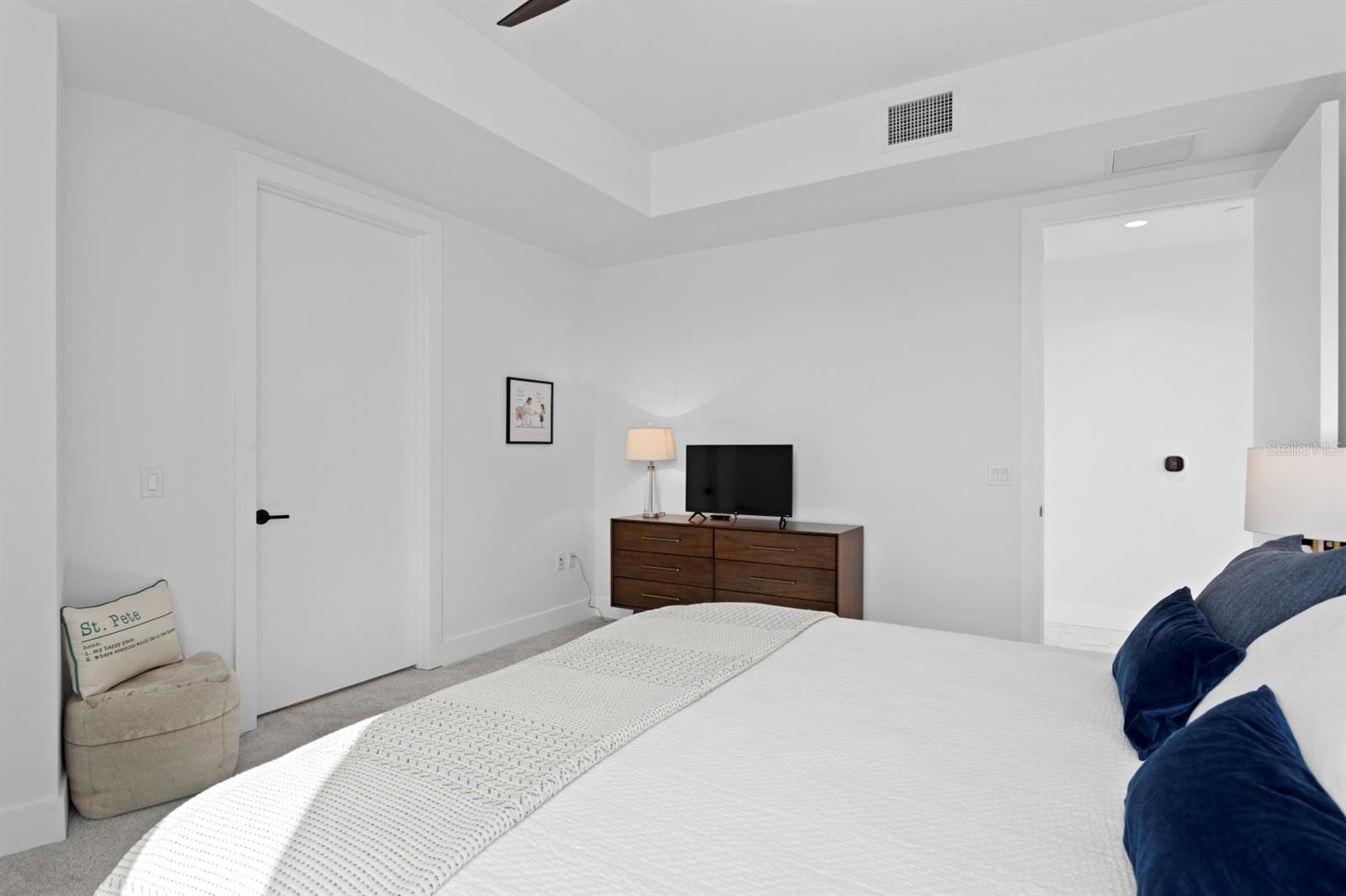 Image 29 of 51 For 777 3rd Avenue N 1208