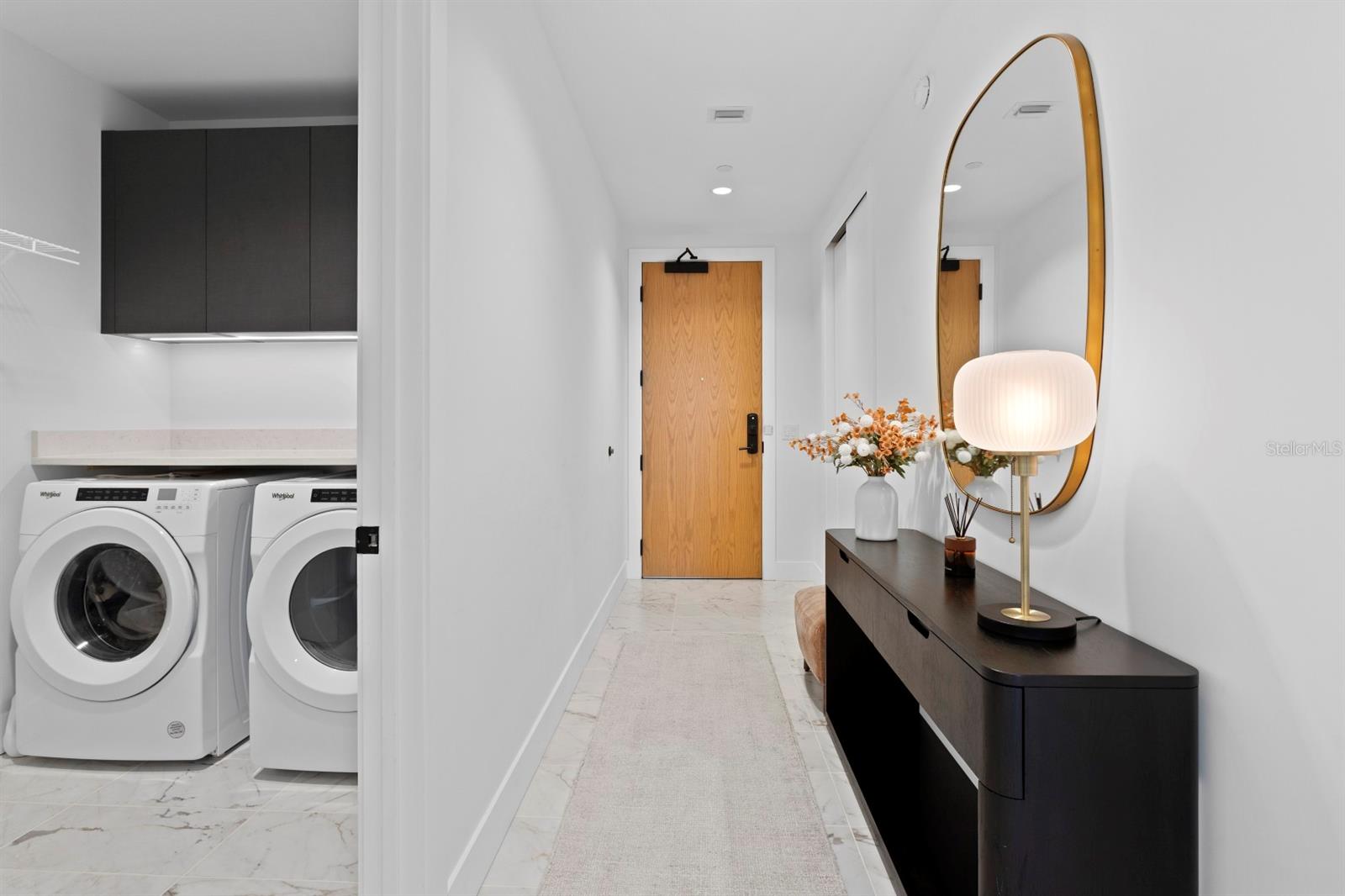 Image 33 of 51 For 777 3rd Avenue N 1208