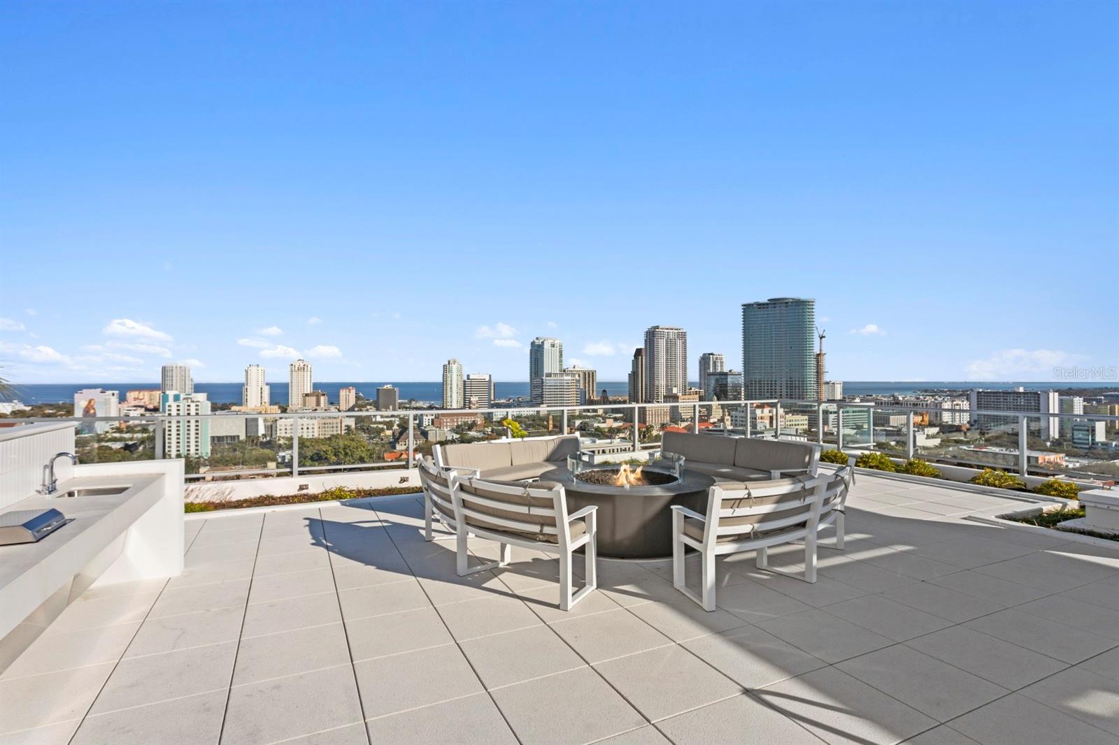 Image 37 of 51 For 777 3rd Avenue N 1208