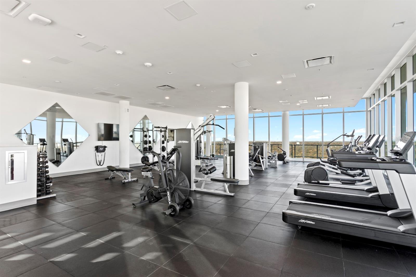 Image 38 of 51 For 777 3rd Avenue N 1208