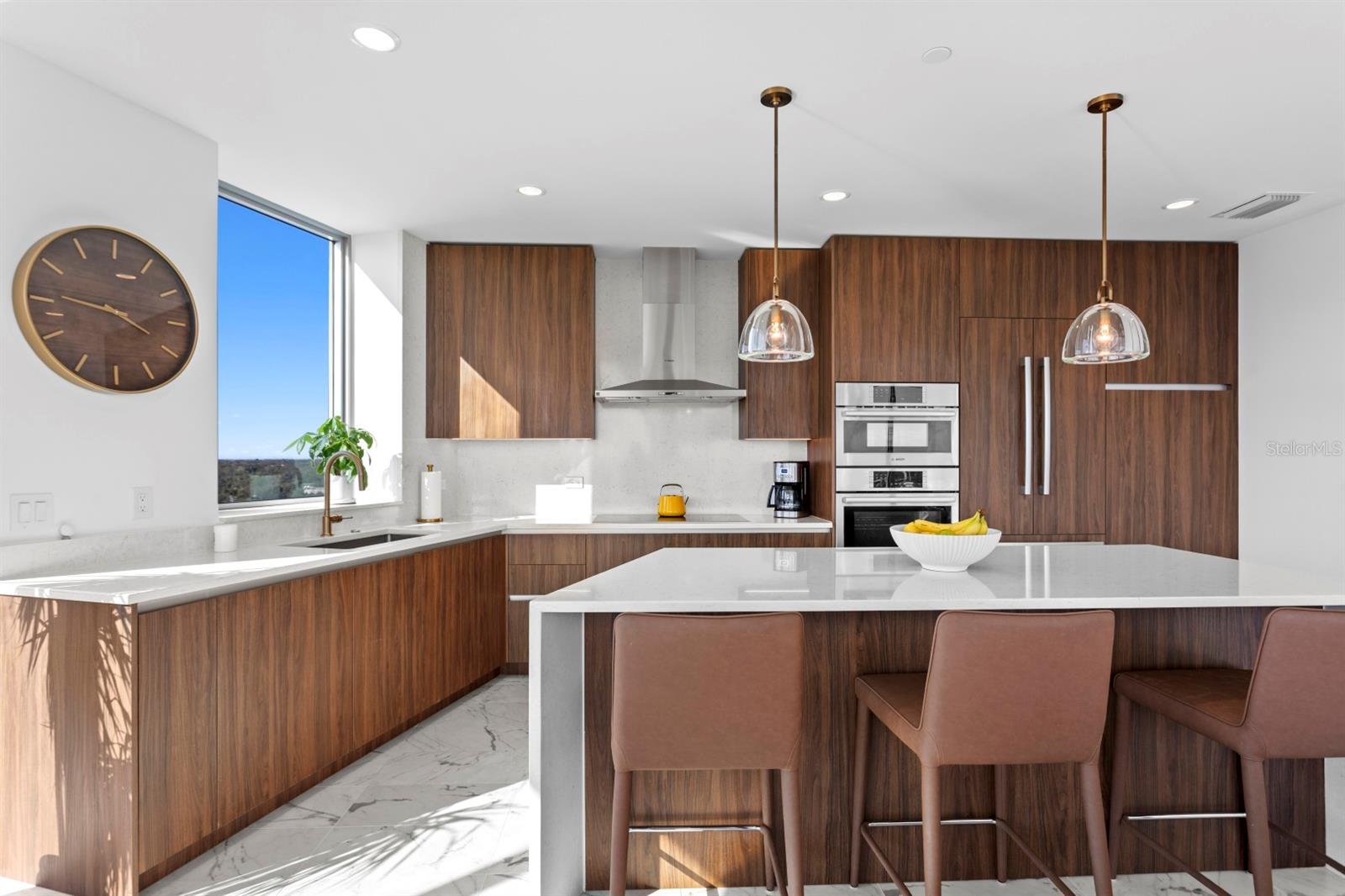 Image 9 of 51 For 777 3rd Avenue N 1208