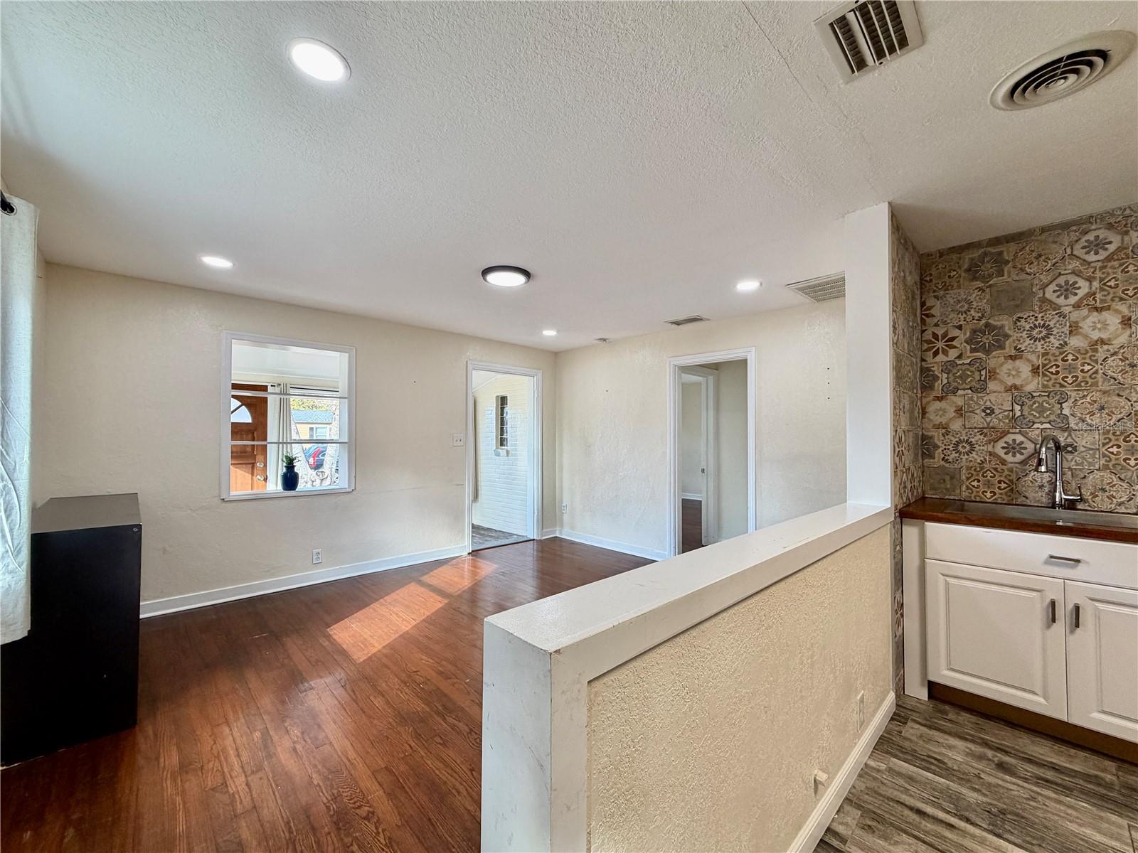 Image 11 of 17 For 3494 6th Avenue N 1