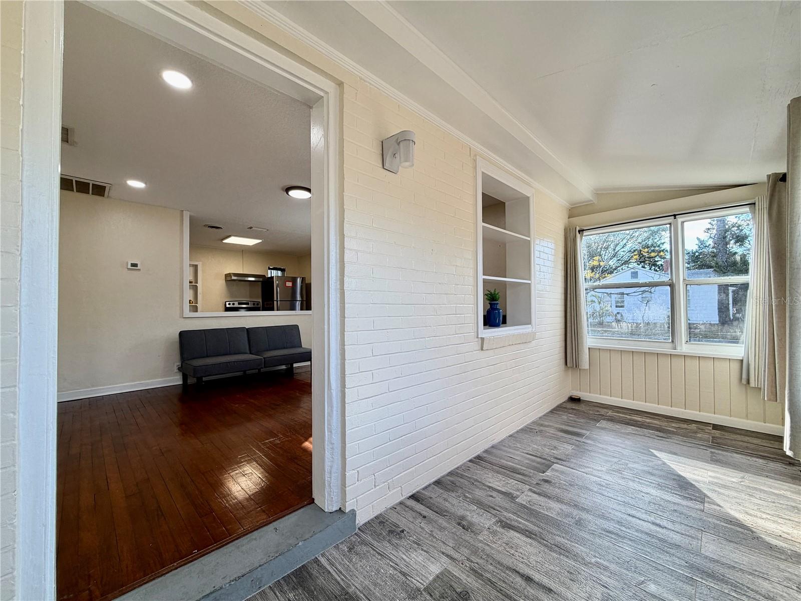 Image 5 of 17 For 3494 6th Avenue N 1