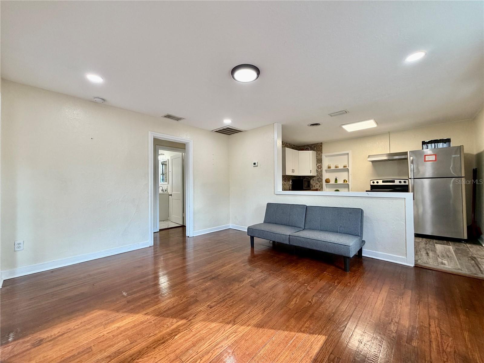 Image 7 of 17 For 3494 6th Avenue N 1