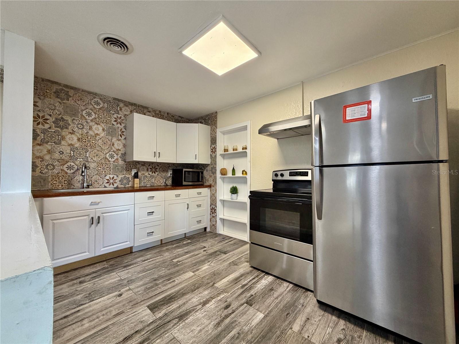 Image 8 of 17 For 3494 6th Avenue N 1