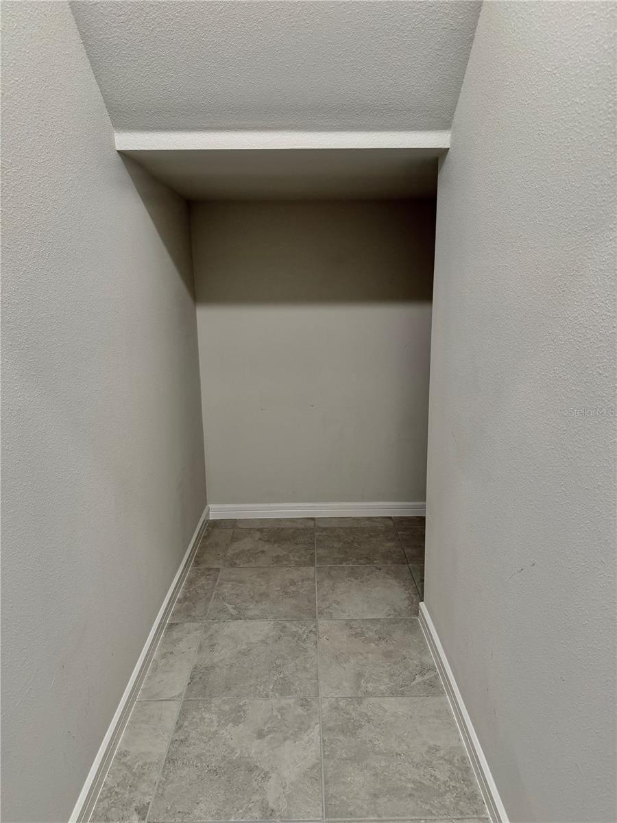 Image 10 of 23 For 19672 Shady Oaks Drive