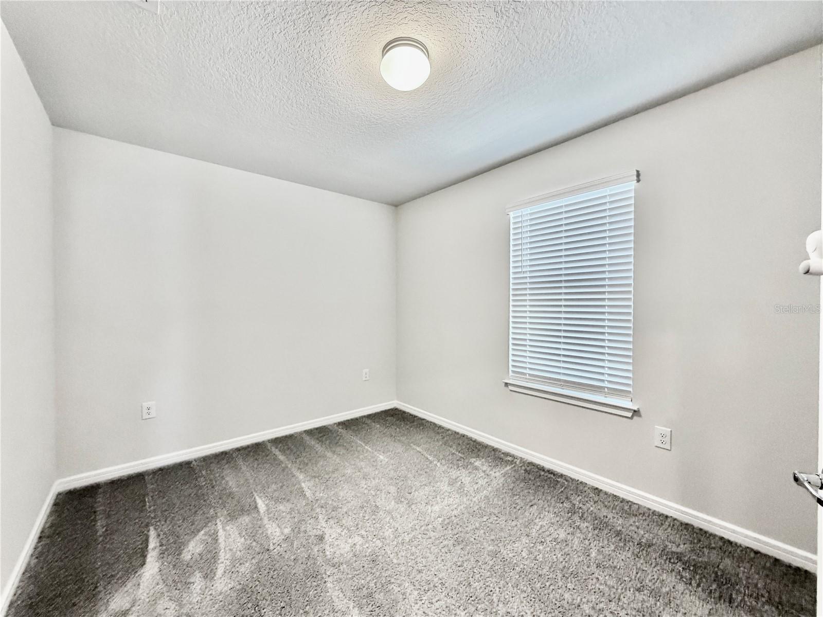 Image 18 of 23 For 19672 Shady Oaks Drive