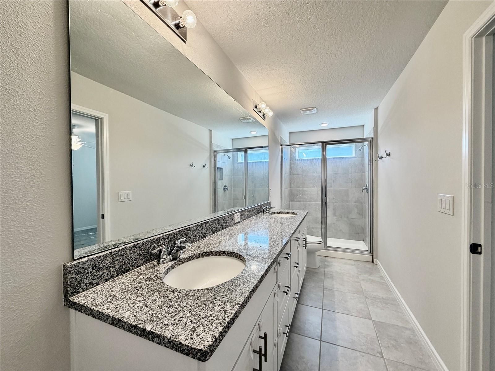 Image 19 of 23 For 19672 Shady Oaks Drive