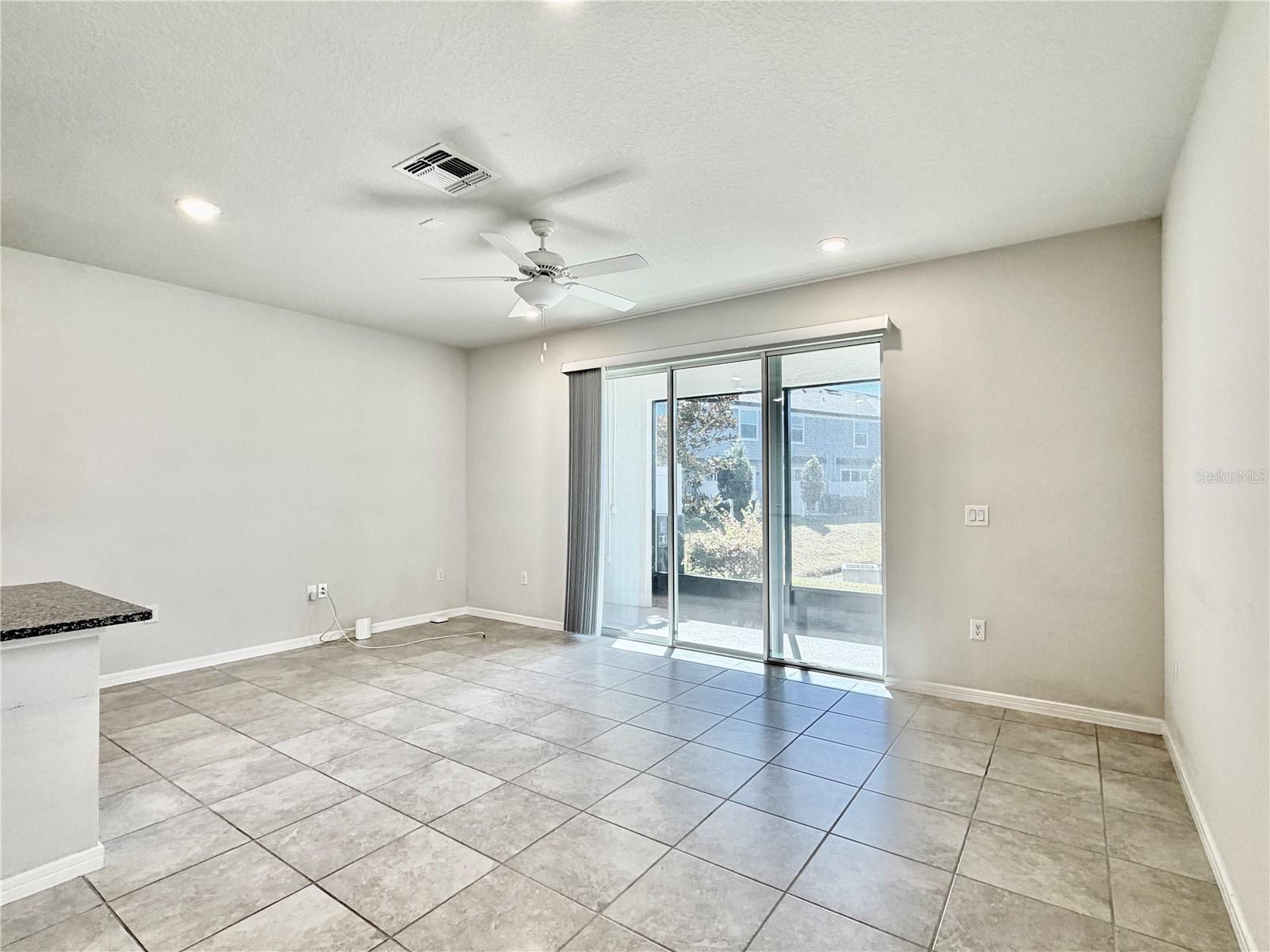 Image 5 of 23 For 19672 Shady Oaks Drive