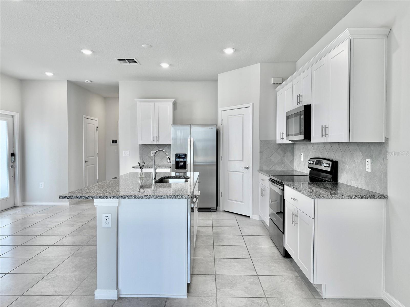 Image 7 of 23 For 19672 Shady Oaks Drive