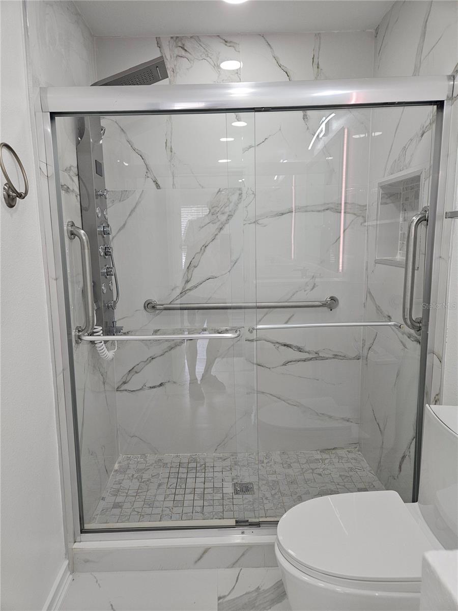 Image 21 of 43 For 4214 Winding River Way