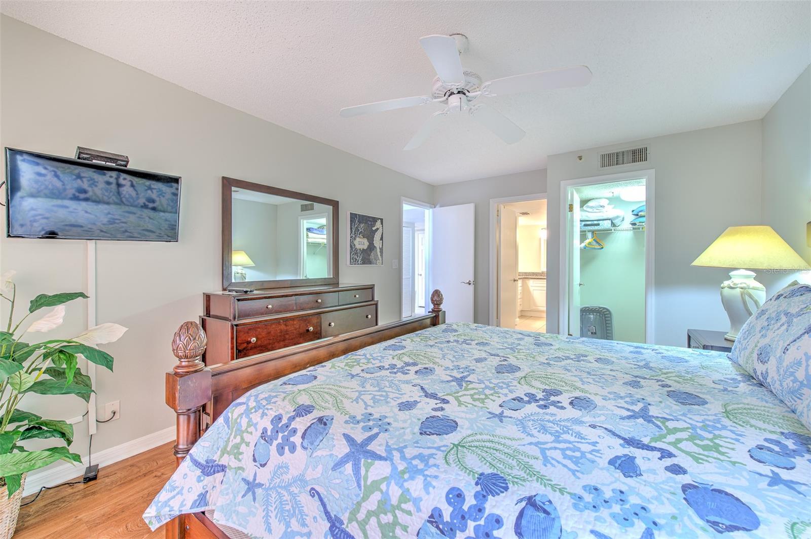 Image 9 of 20 For 18400 Gulf Boulevard 2405