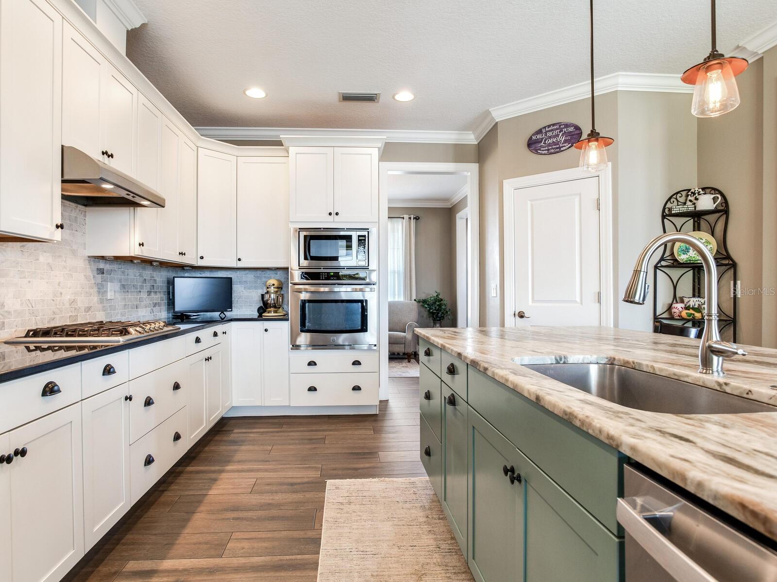 Image 15 of 71 For 15721 Colding Loop