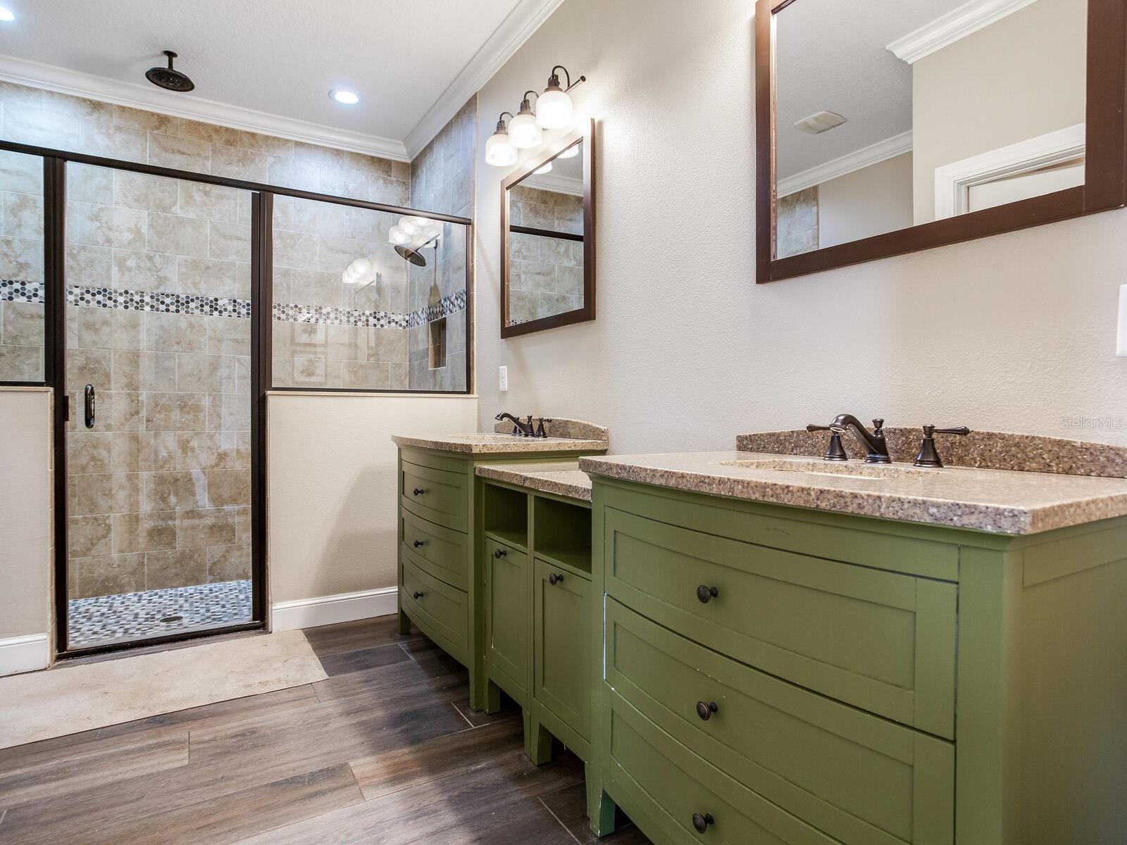 Image 28 of 71 For 15721 Colding Loop