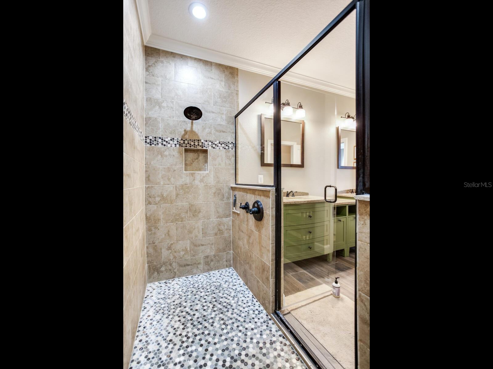 Image 31 of 71 For 15721 Colding Loop