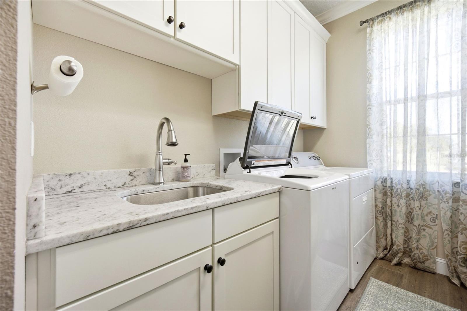 Image 36 of 71 For 15721 Colding Loop