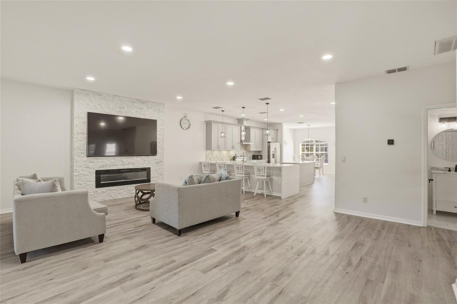 Image 13 of 39 For 9766 65th Way N