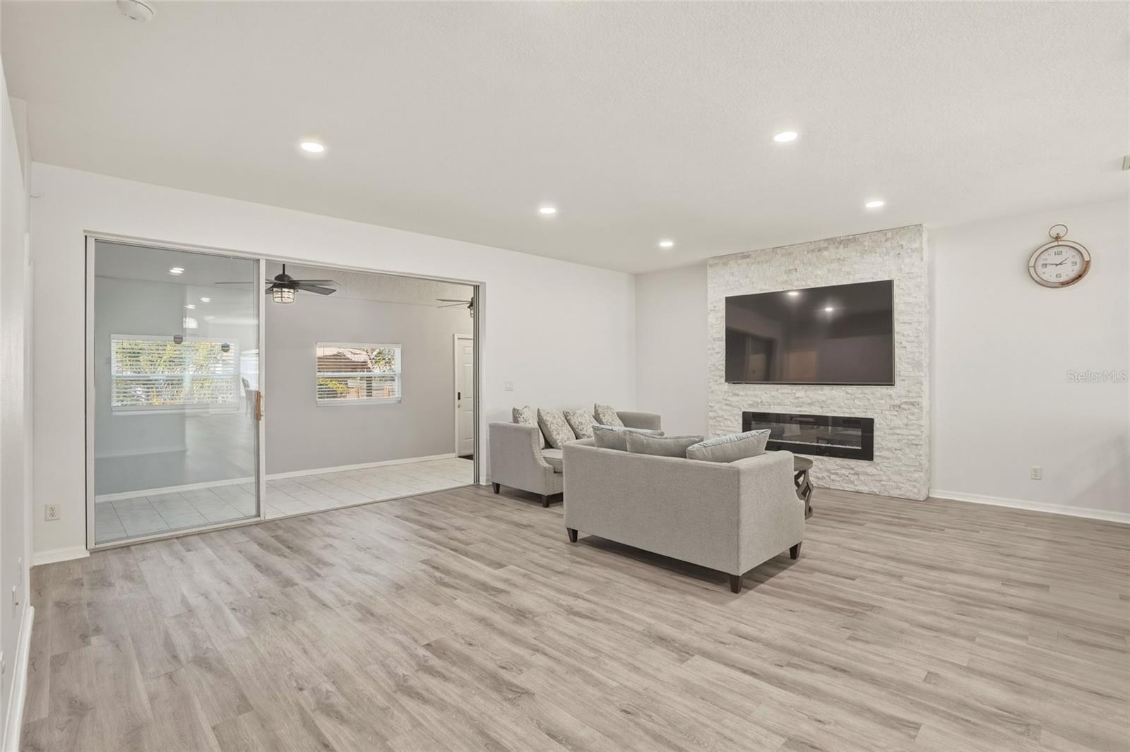 Image 14 of 39 For 9766 65th Way N