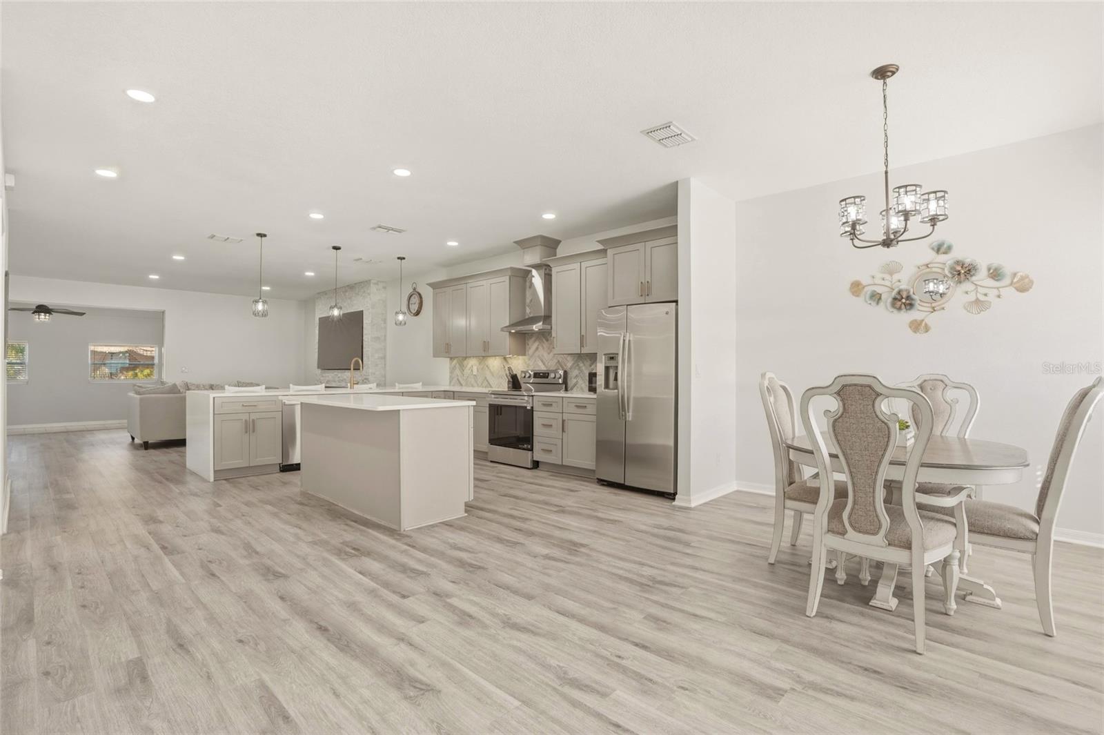 Image 3 of 39 For 9766 65th Way N