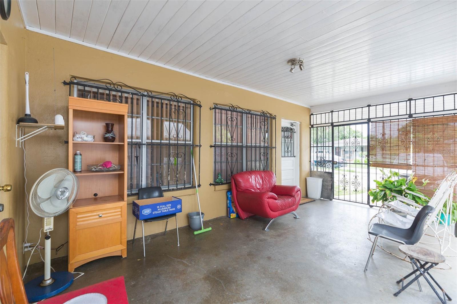 Listing photo id 26 for 2703 Saint Joseph Street