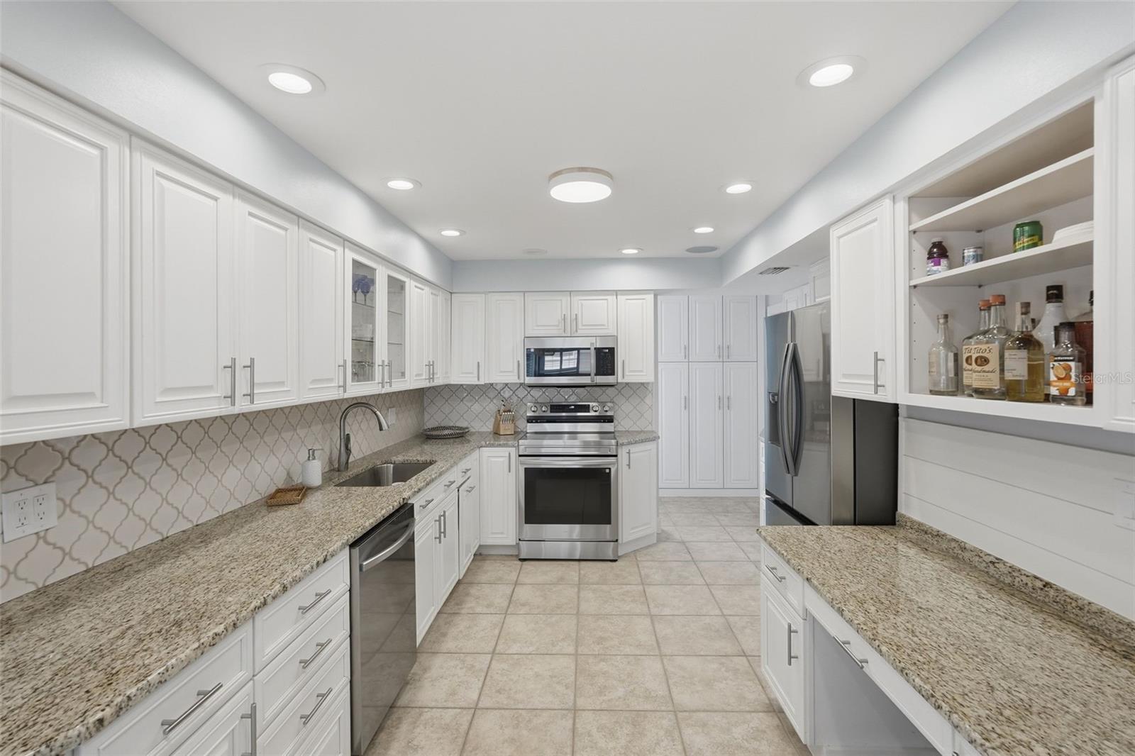 Image 12 of 58 For 2822 Vina Del Mar Boulevard