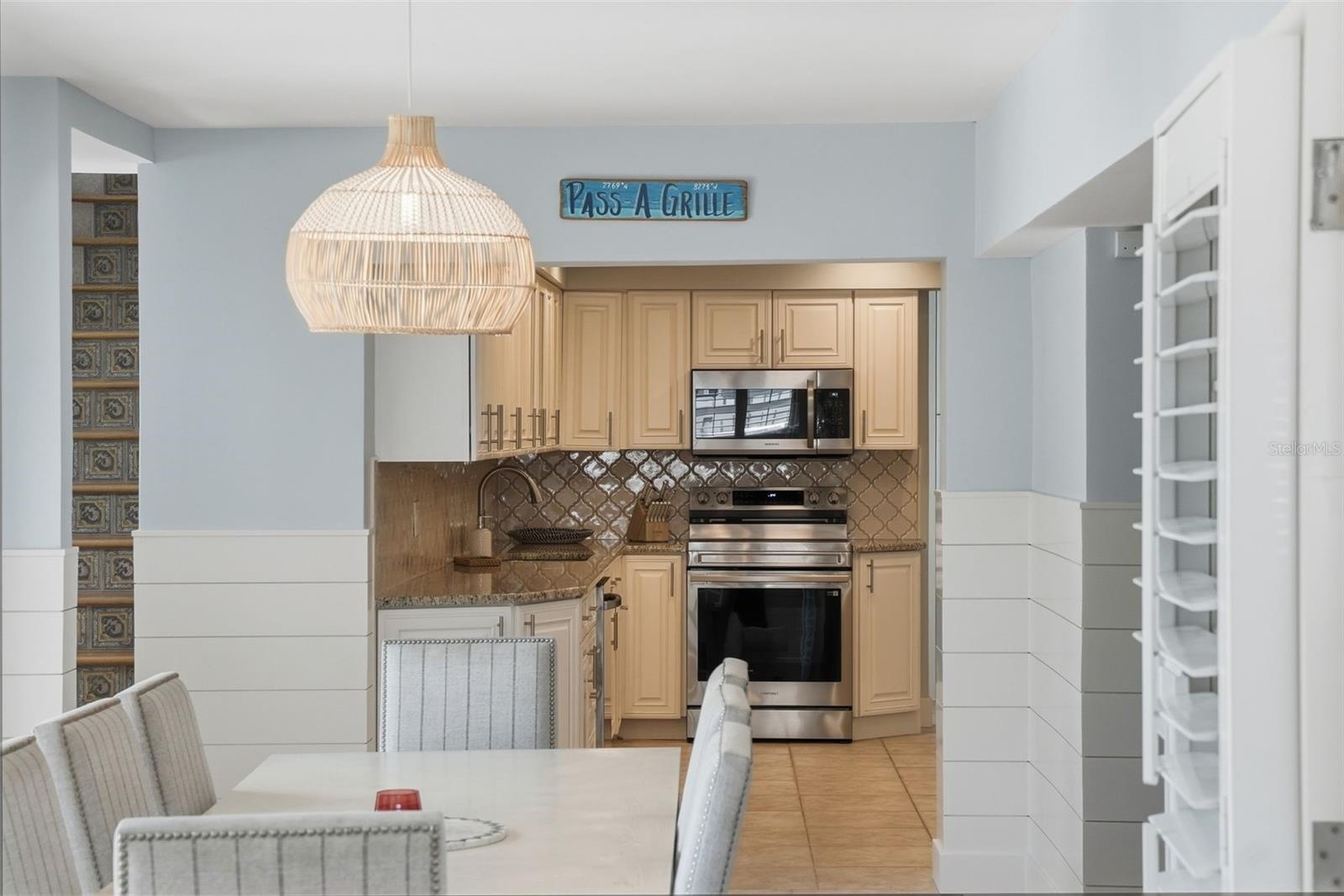 Image 15 of 58 For 2822 Vina Del Mar Boulevard