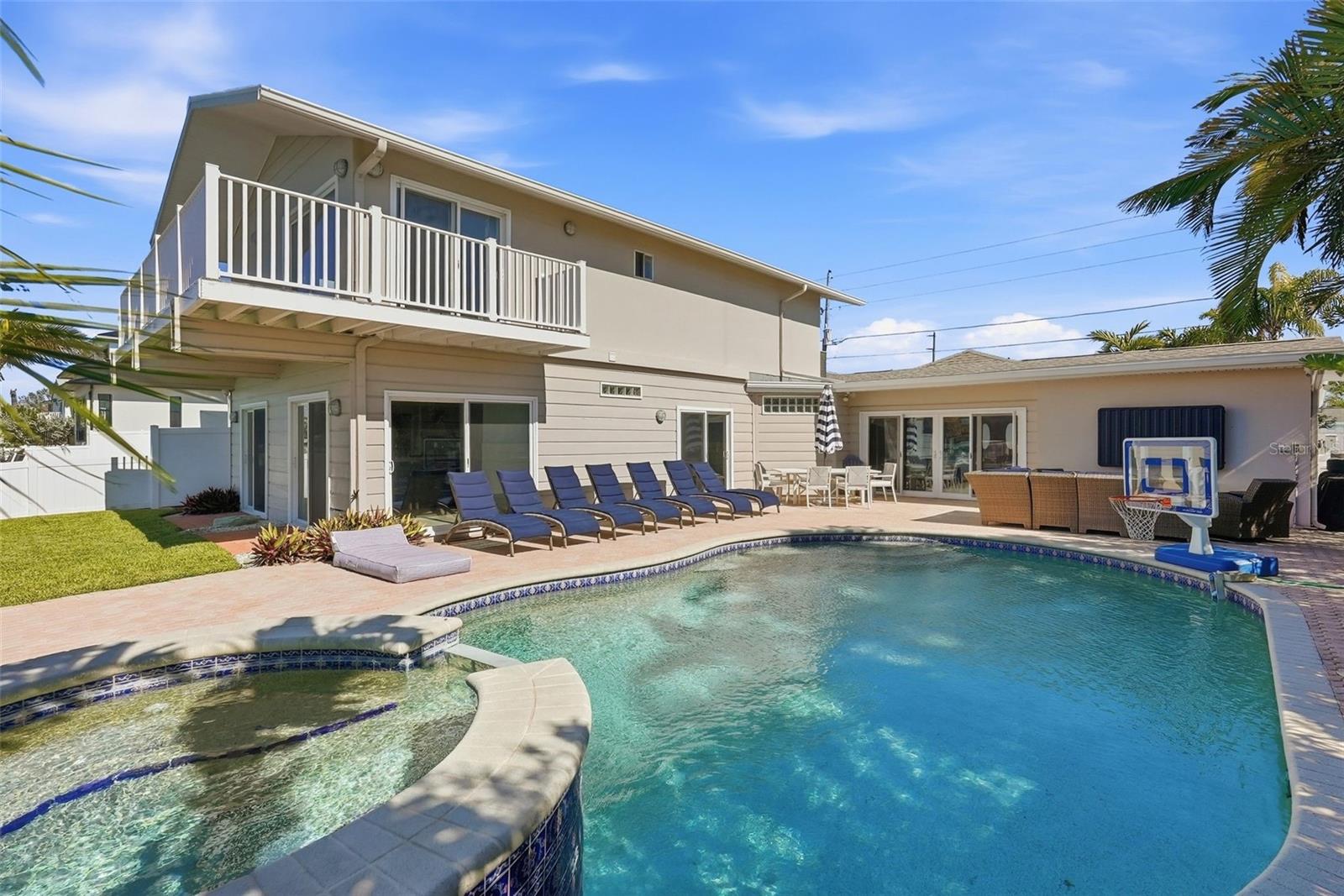 Image 39 of 58 For 2822 Vina Del Mar Boulevard