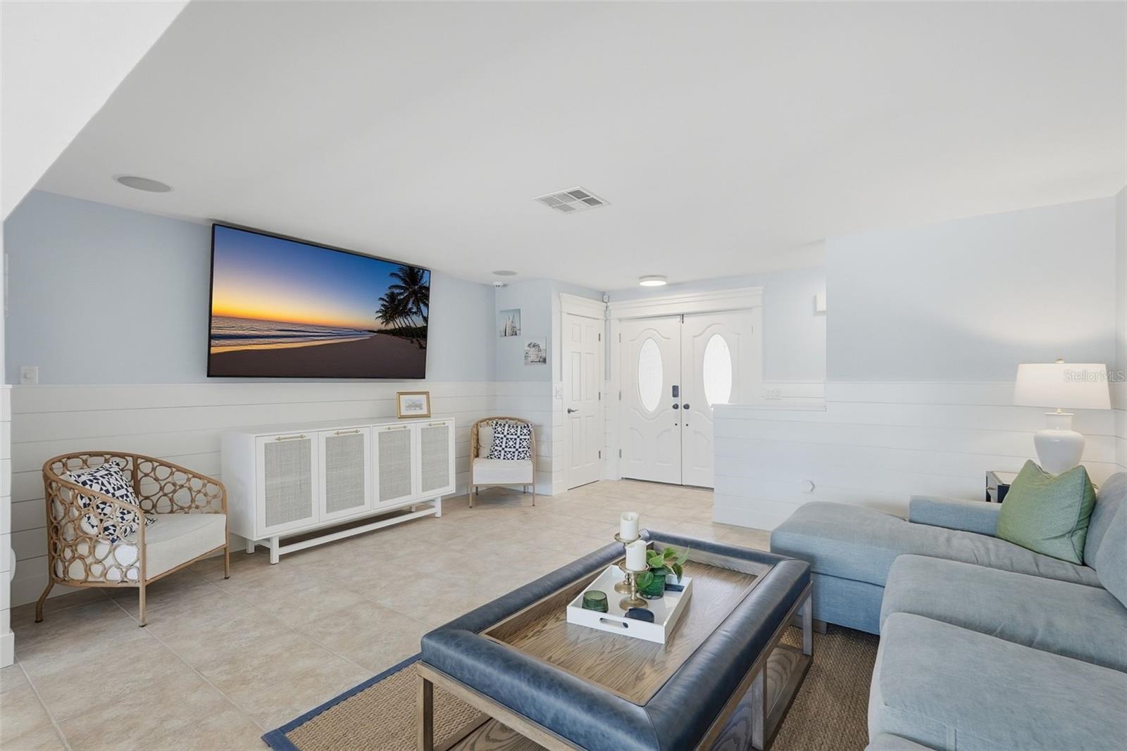 Image 8 of 58 For 2822 Vina Del Mar Boulevard