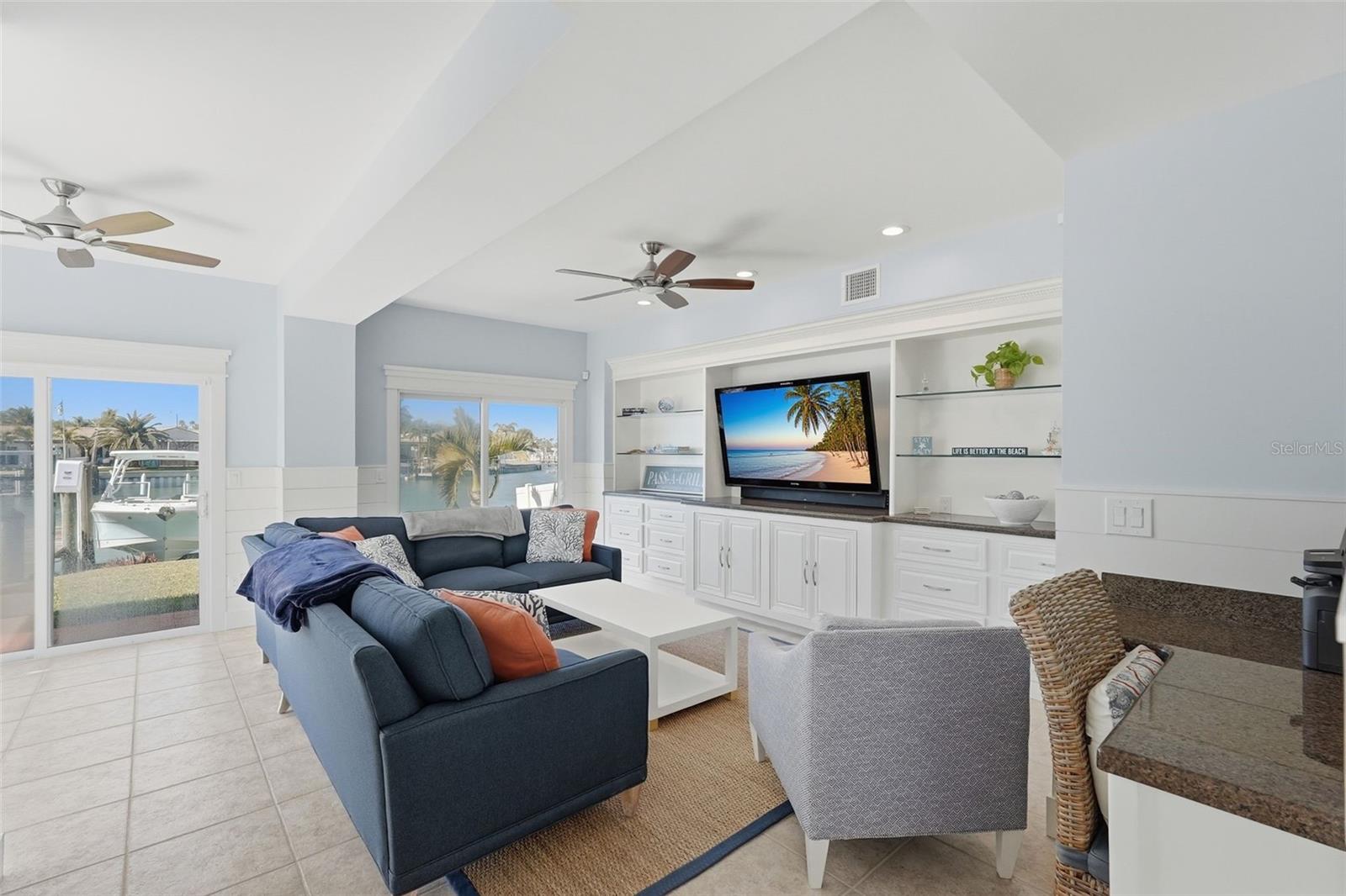 Image 9 of 58 For 2822 Vina Del Mar Boulevard