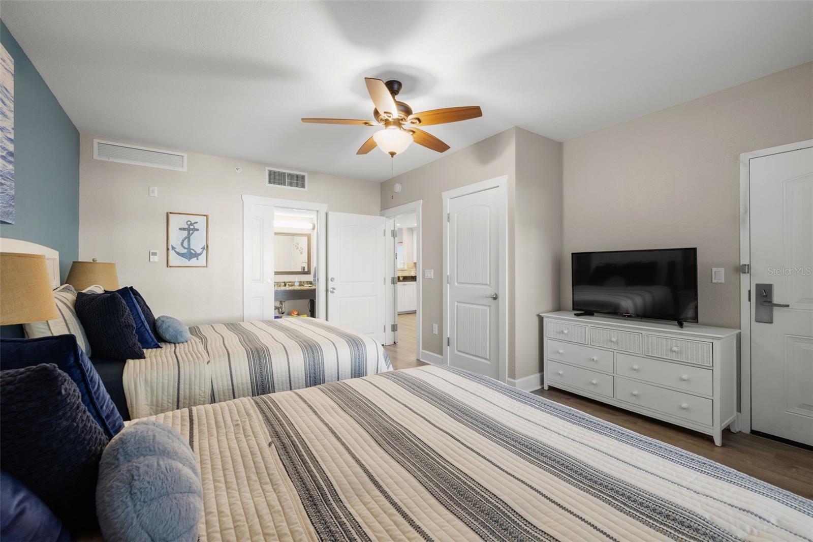 Image 23 of 45 For 399 2nd Street 216