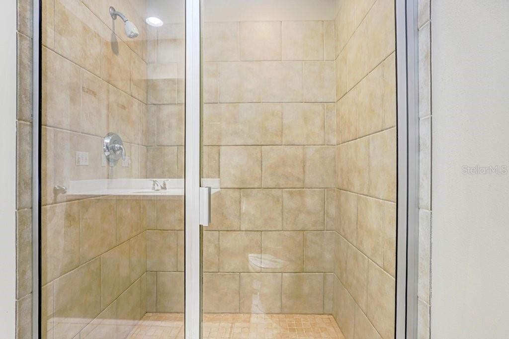 Image 13 of 36 For 1120 Kennedy Boulevard 1020