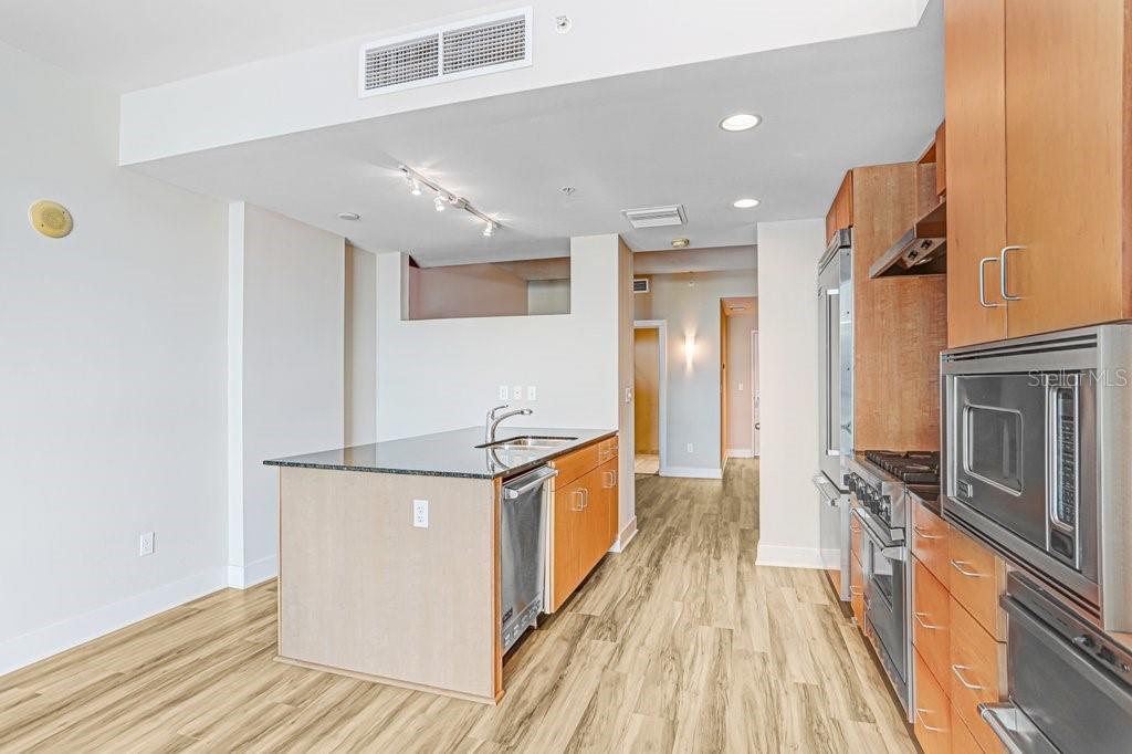 Image 7 of 36 For 1120 Kennedy Boulevard 1020