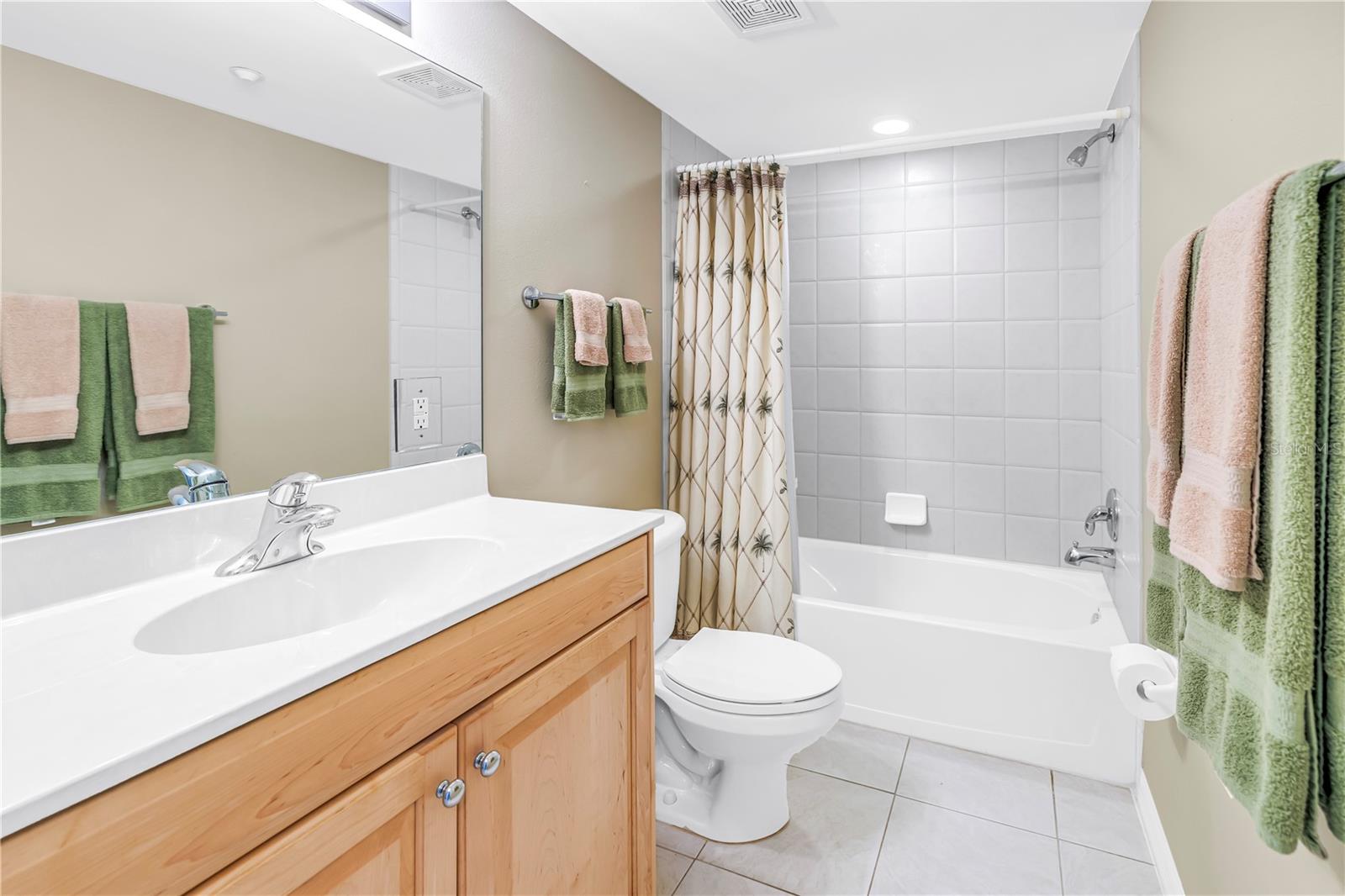 Image 28 of 44 For 16326 Gulf Boulevard 308