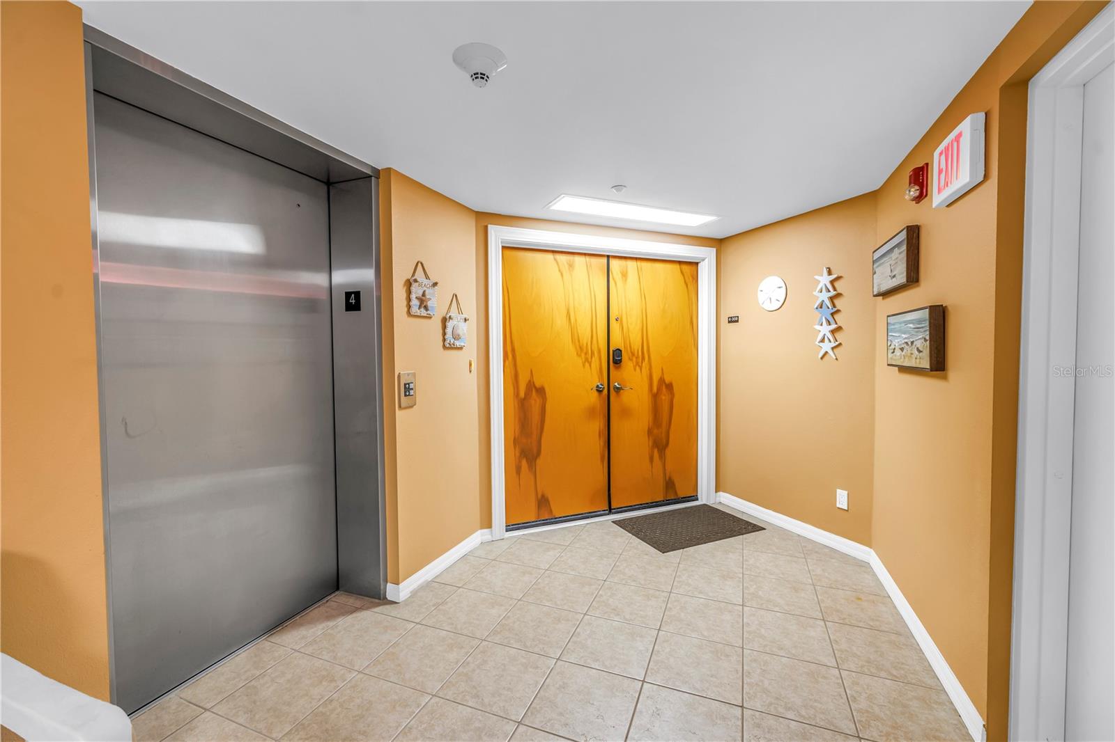 Image 32 of 44 For 16326 Gulf Boulevard 308