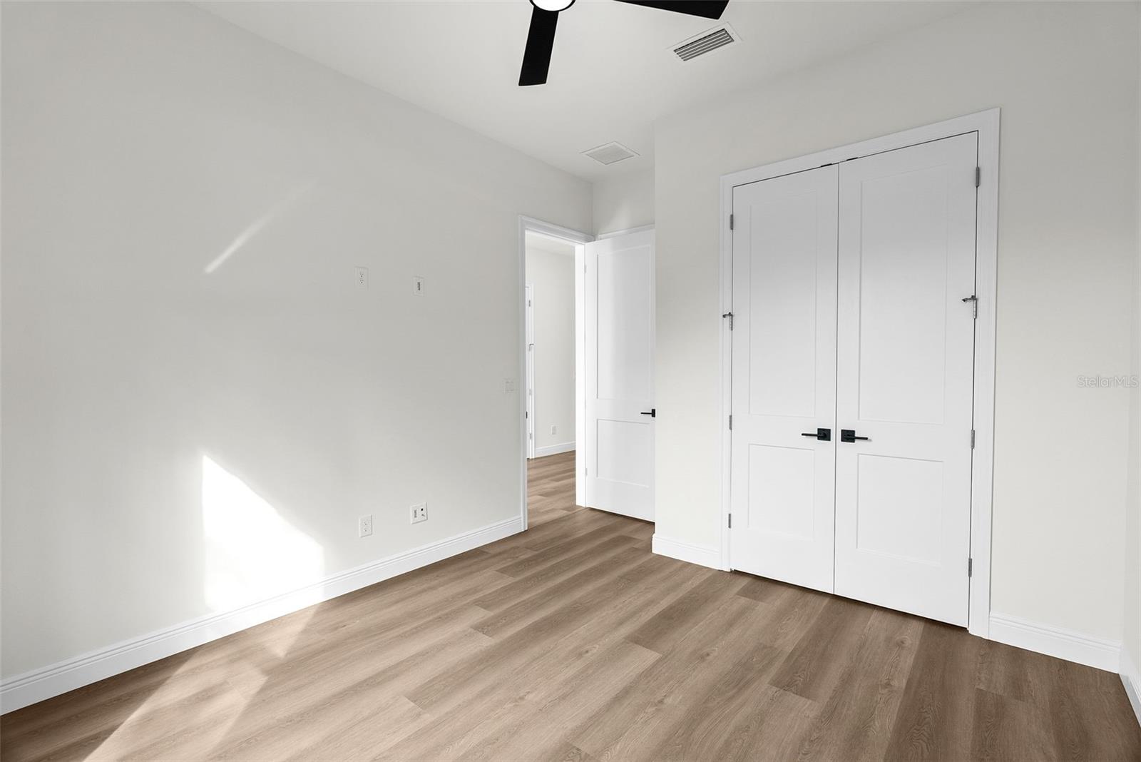 Image 11 of 87 For 4009 Euclid Avenue