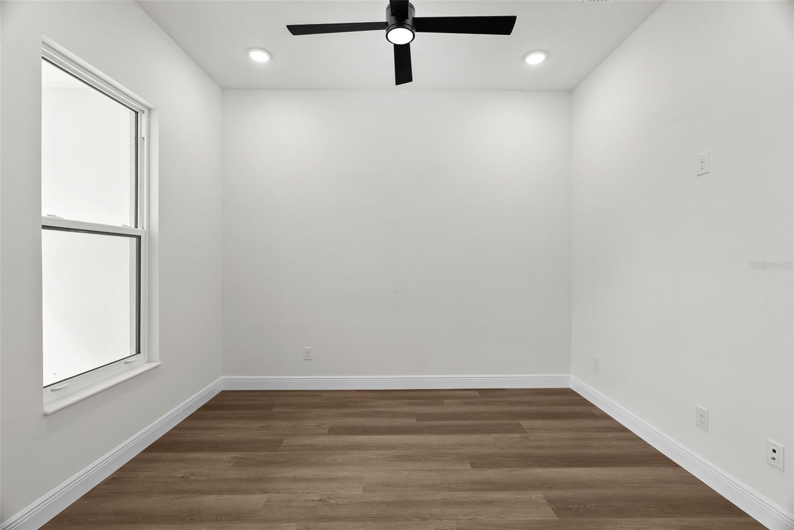 Image 12 of 87 For 4009 Euclid Avenue