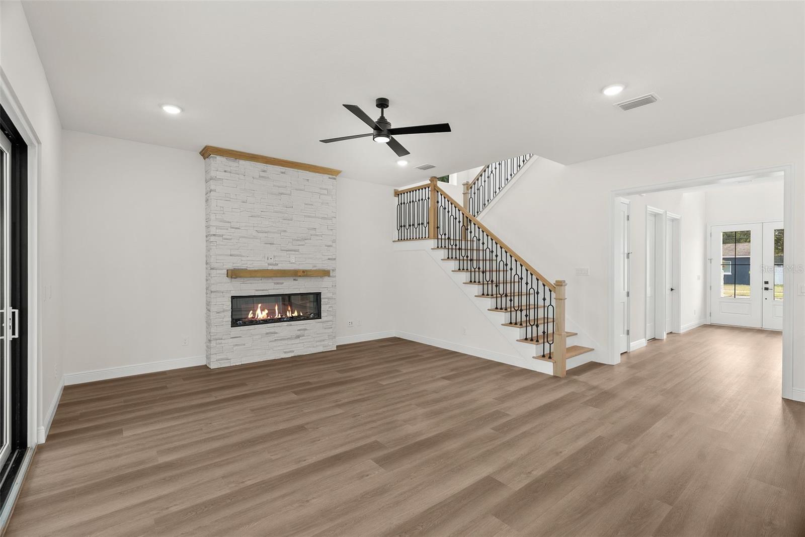 Image 18 of 87 For 4009 Euclid Avenue