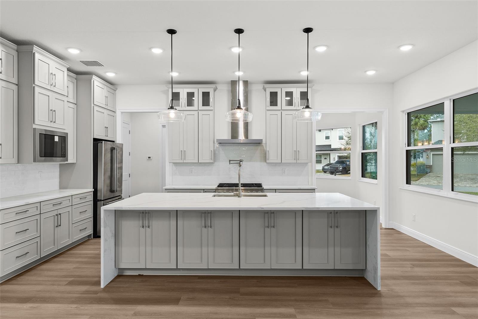 Image 21 of 87 For 4009 Euclid Avenue