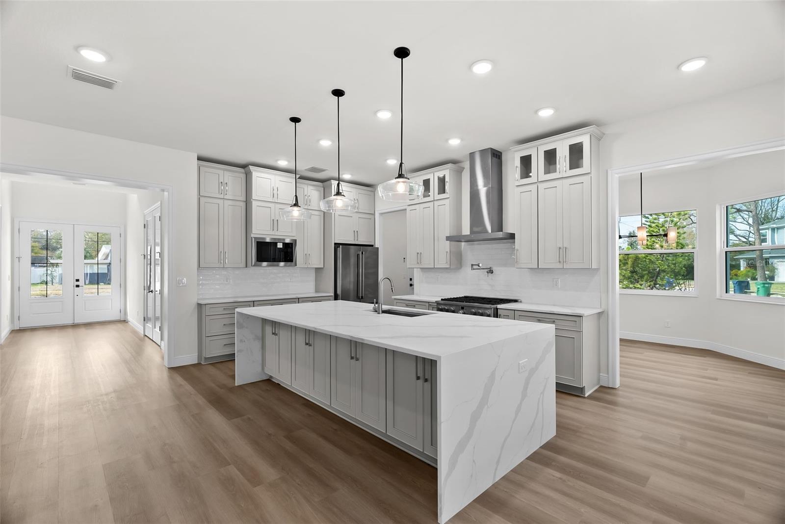 Image 22 of 87 For 4009 Euclid Avenue