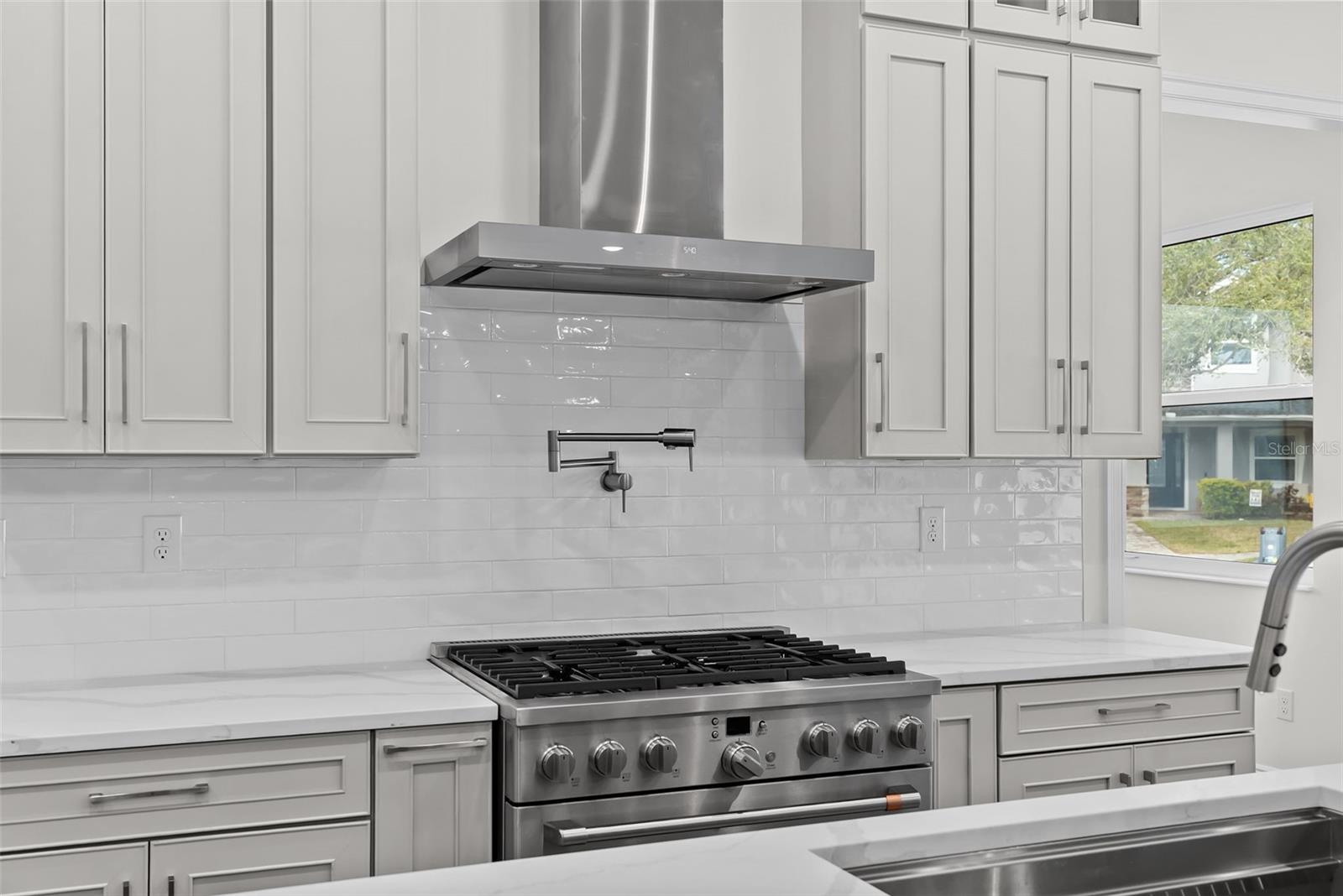 Image 30 of 87 For 4009 Euclid Avenue