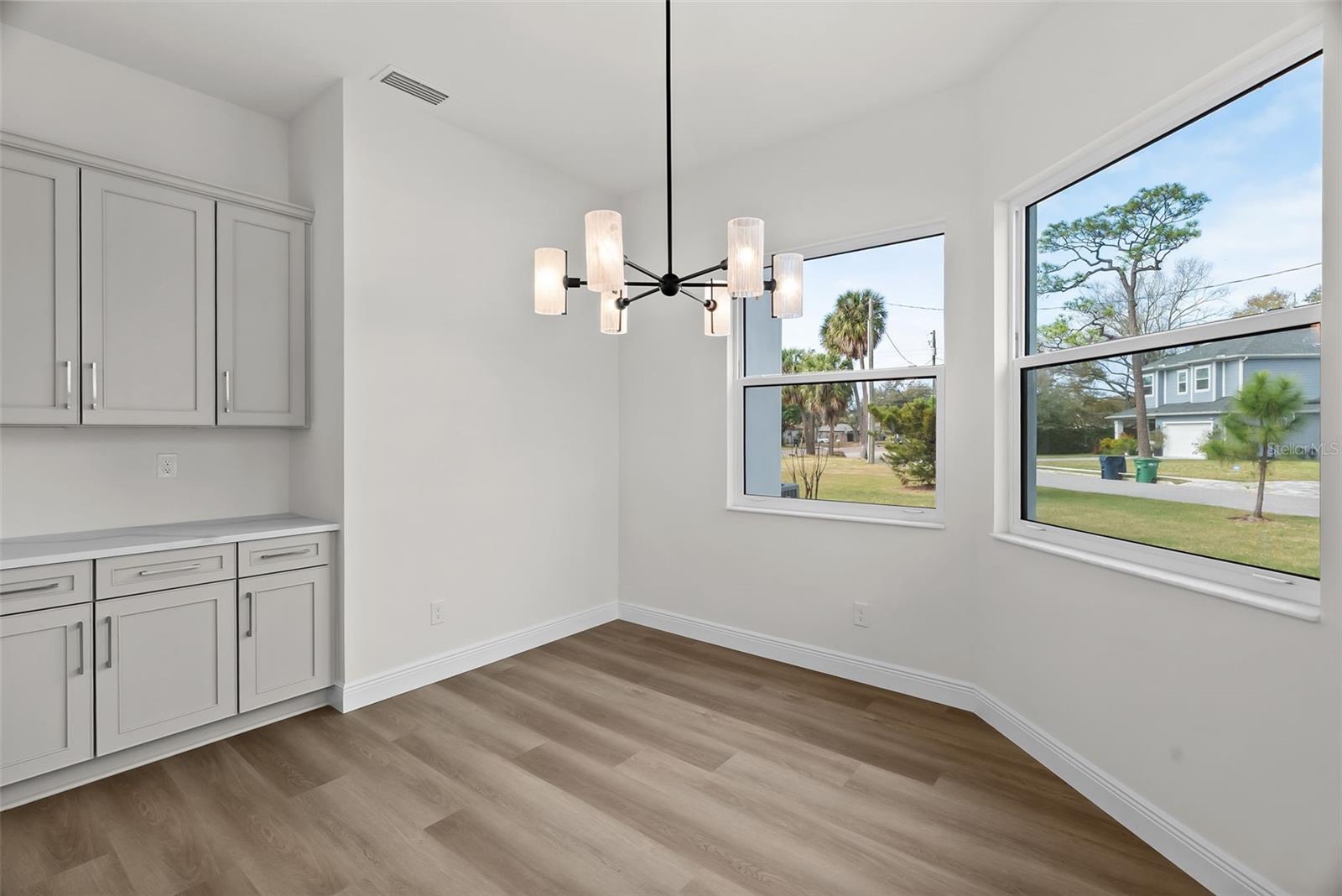 Image 31 of 87 For 4009 Euclid Avenue